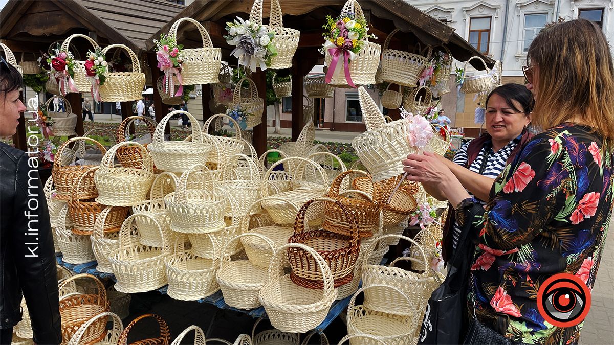 Кошиків на будь-який смак знайдете у кількох ятках ярмарку