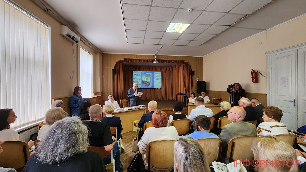 Про що ж мовчать коломийські будівлі? Нова книга уже у продажу 2