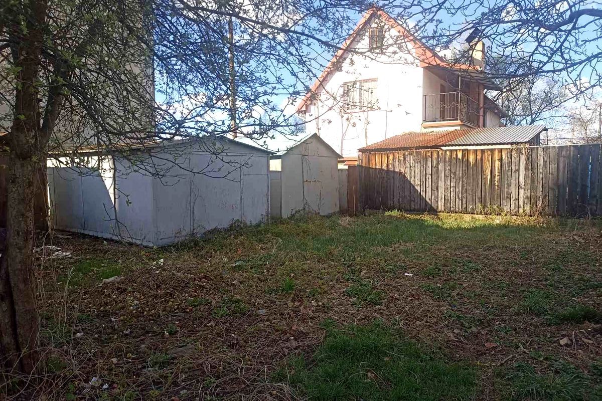 Скільки учасниці аукціону пропонували за 100 м² на вул. Леонтовича 2