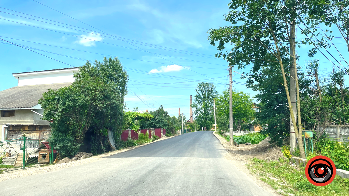 На вулиці Едельвейсів у Коломиї розпочали стелити асфальт