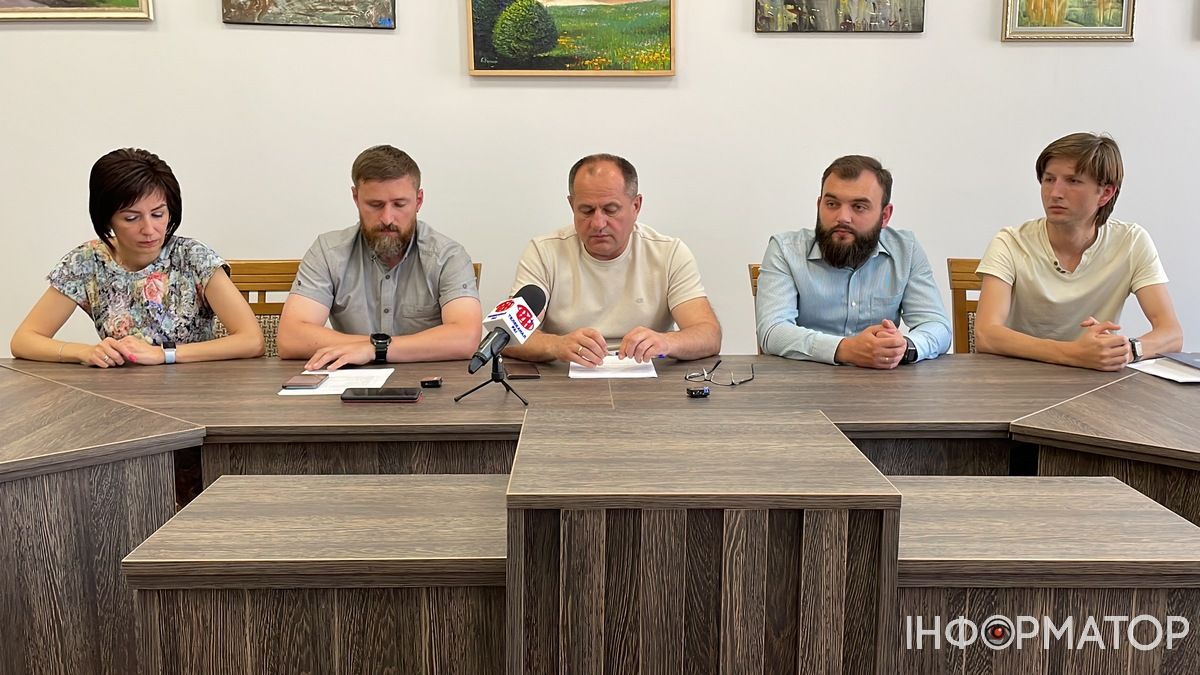 Продаж комунальної нерухомості, звільнення у міськраді, проблеми освіти й доріг | Підсумки брифінгу міського голови