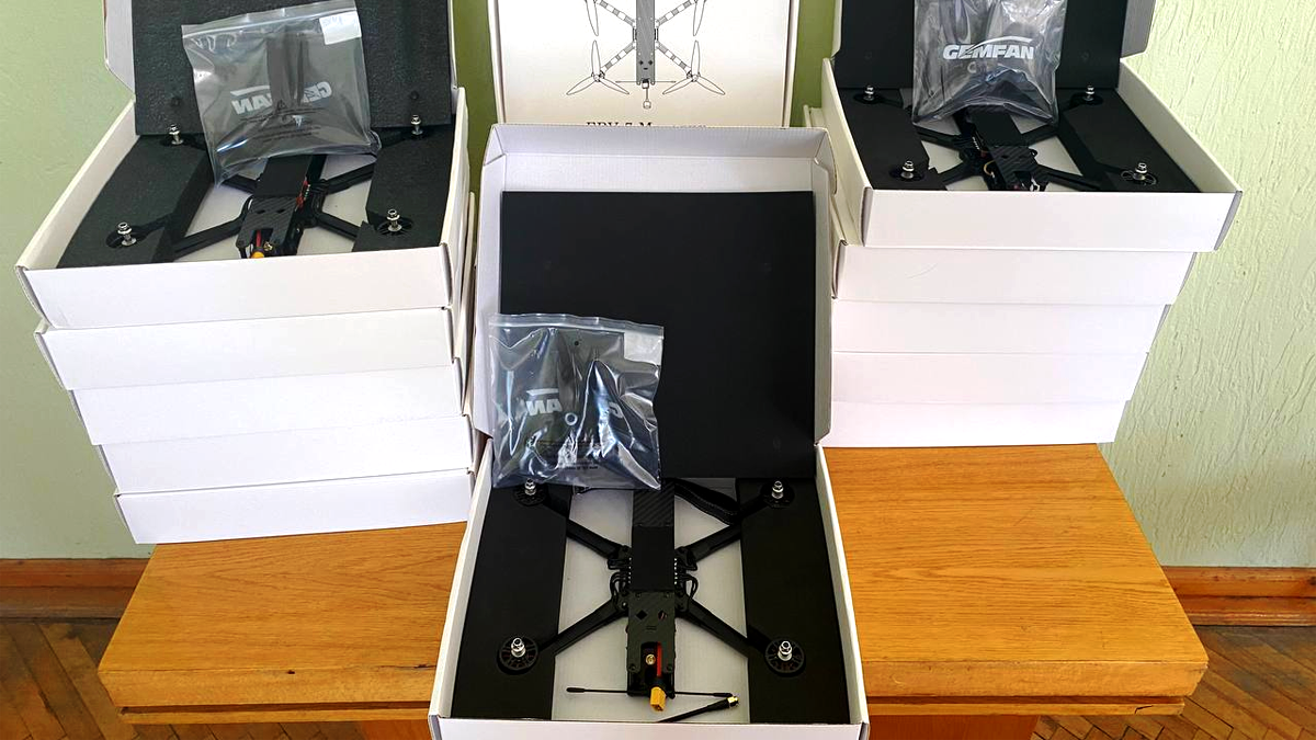 У Городенці придбали 15 FPV-дронів для ЗСУ 1