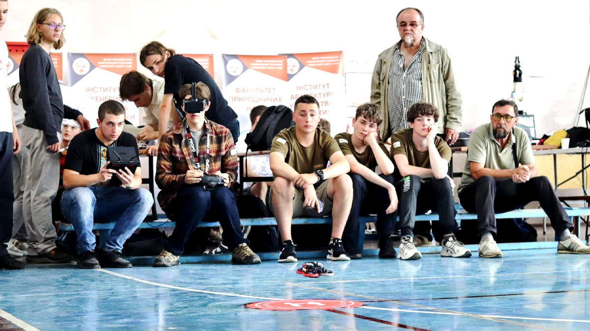 Команда Коломийського ліцею №5 перемогла у обласному змаганні операторів дронів Drone Racing 2024 1