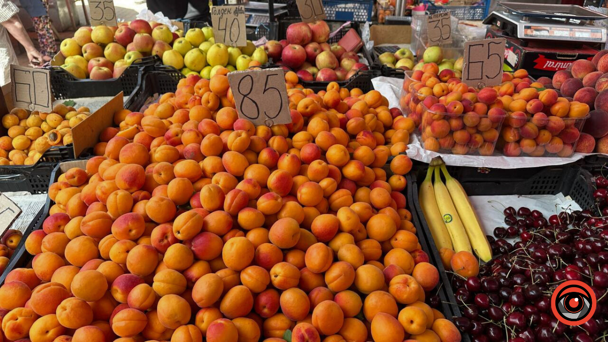 Які ціни на фрукти на ринку Коломиї? 4