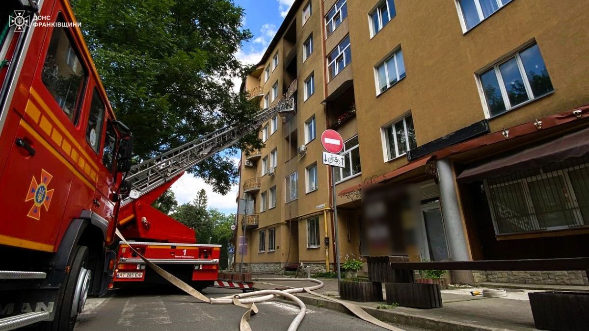 На Прикарпатті через займання генератора на балконі із багатоповерхівки евакуйовували мешканців 3