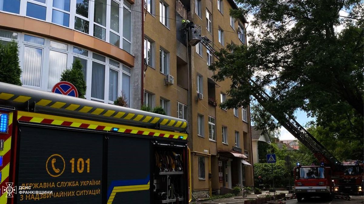 На Прикарпатті через займання генератора на балконі із багатоповерхівки евакуйовували мешканців 4