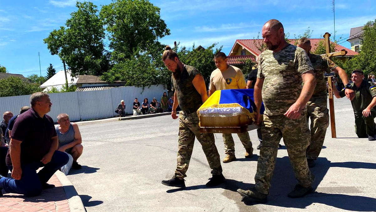 Мешканці Городенки віддали шану загиблому захиснику Михайлові Коману 2