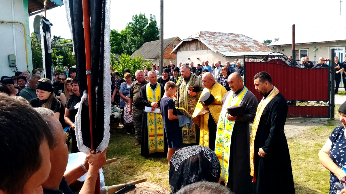На Городенківщині в останню дорогу провели мужнього воїна Сивківа Богдана 1