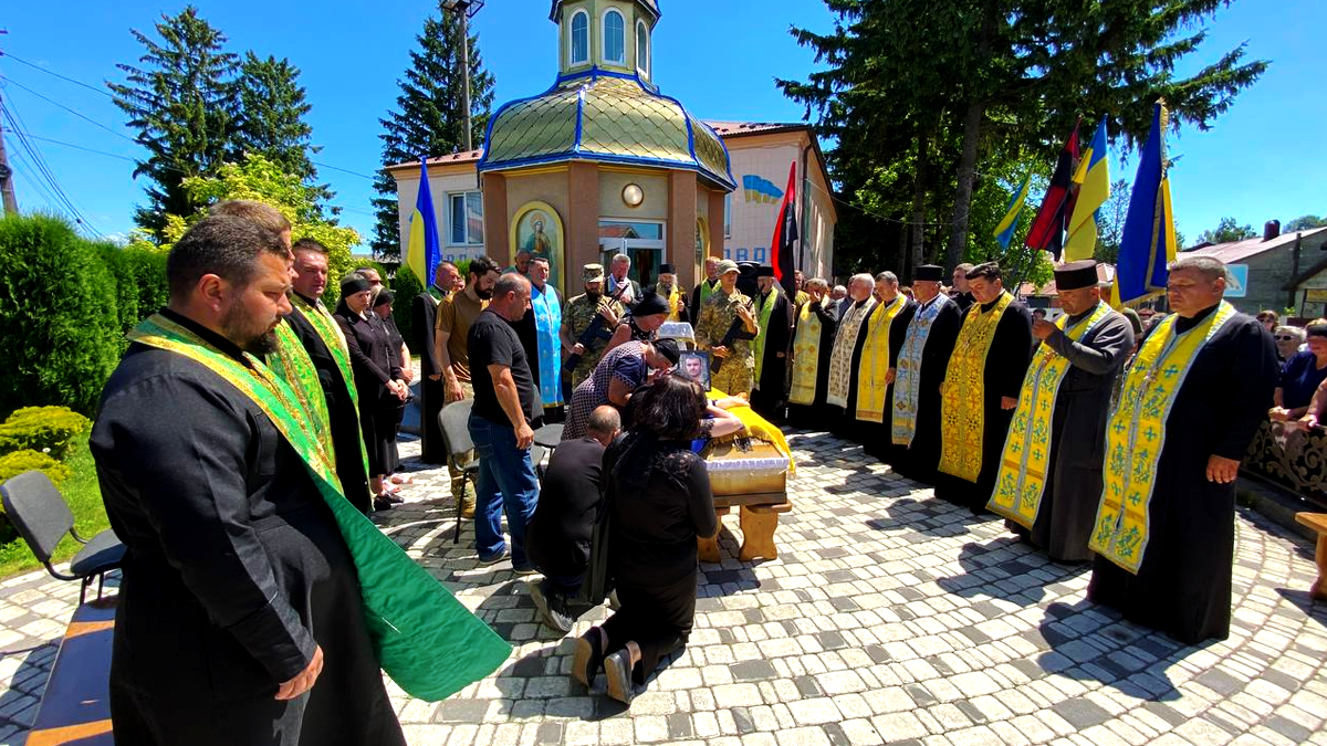 Мешканці Городенки віддали шану загиблому захиснику Михайлові Коману 3