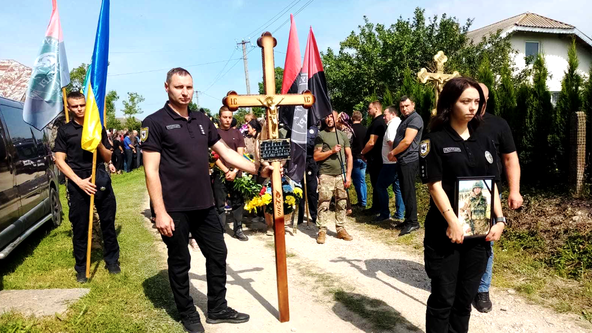 На Городенківщині в останню дорогу провели мужнього воїна Сивківа Богдана 3