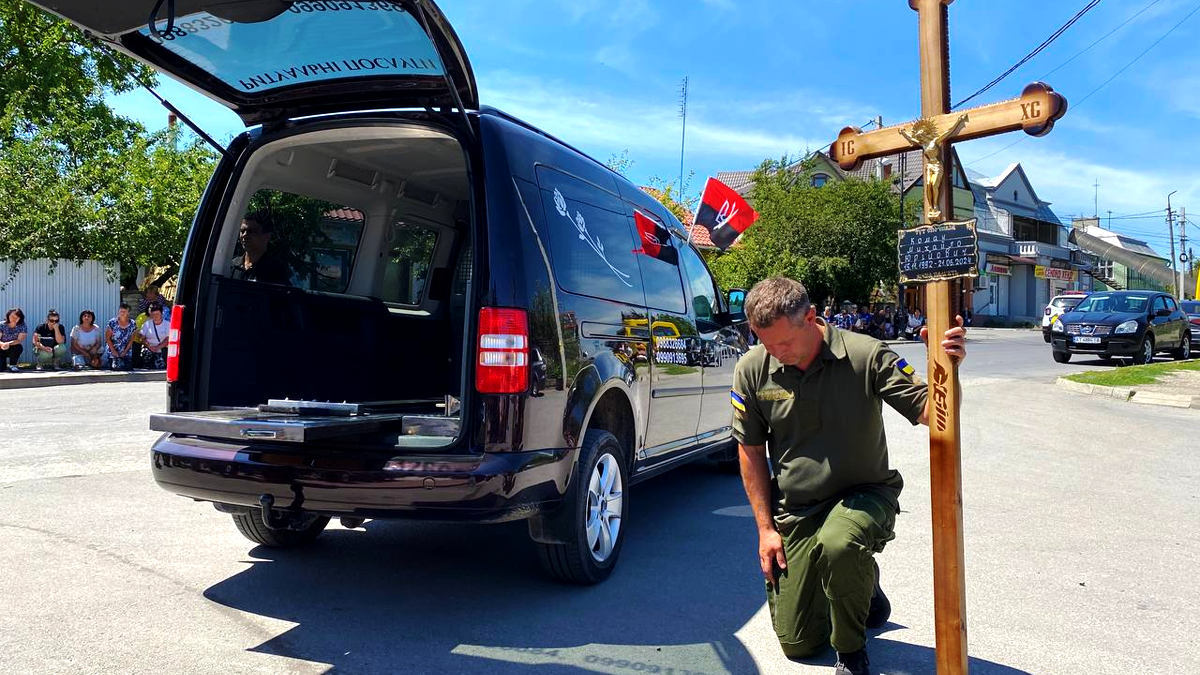 Мешканці Городенки віддали шану загиблому захиснику Михайлові Коману 4