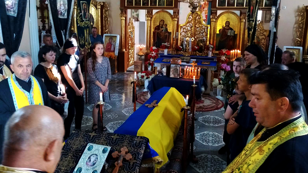 На Городенківщині в останню дорогу провели мужнього воїна Сивківа Богдана 5