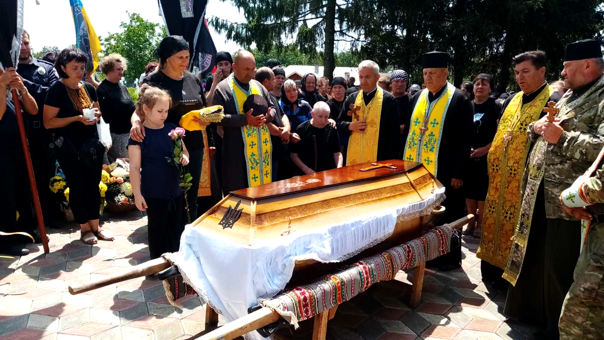 На Городенківщині в останню дорогу провели мужнього воїна Сивківа Богдана 6