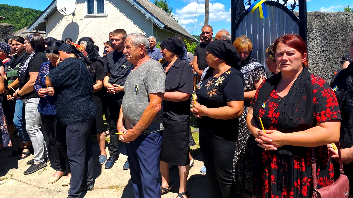 На Городенківщині громада попрощалася з полеглим захисником Богданом Гарасимчуком 1