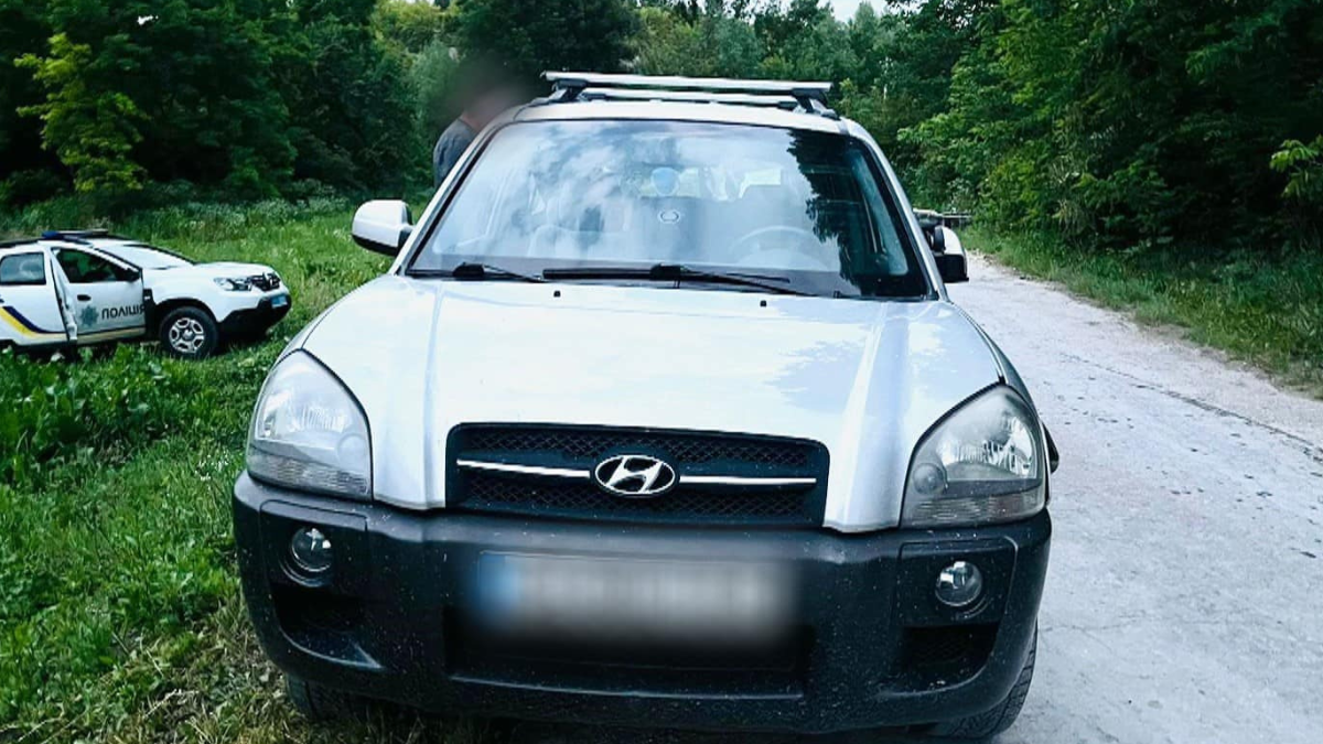 В Обертинській громаді неповнолітній скутерист зіткнувся з легковим автомобілем