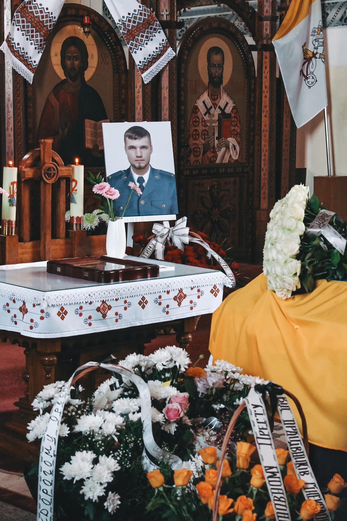 У Коломиї навіки попрощалися із молодим Героєм Орестом Приймачуком 1