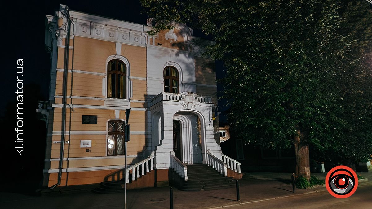 Спить натомлене місто... | Фото нічної малолюдної Коломиї 20