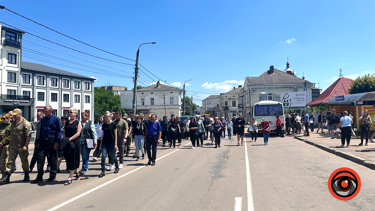 У Коломиї пройшла церемонія перепоховання загиблого воїна Віталія Кулінича 10