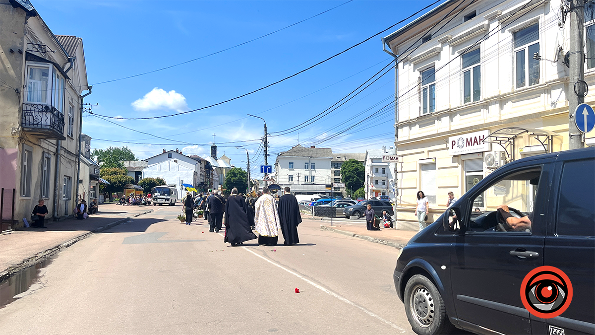 У Коломиї пройшла церемонія перепоховання загиблого воїна Віталія Кулінича 9