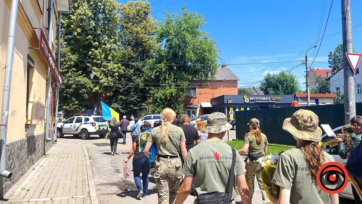 У Коломиї пройшла церемонія перепоховання загиблого воїна Віталія Кулінича 7