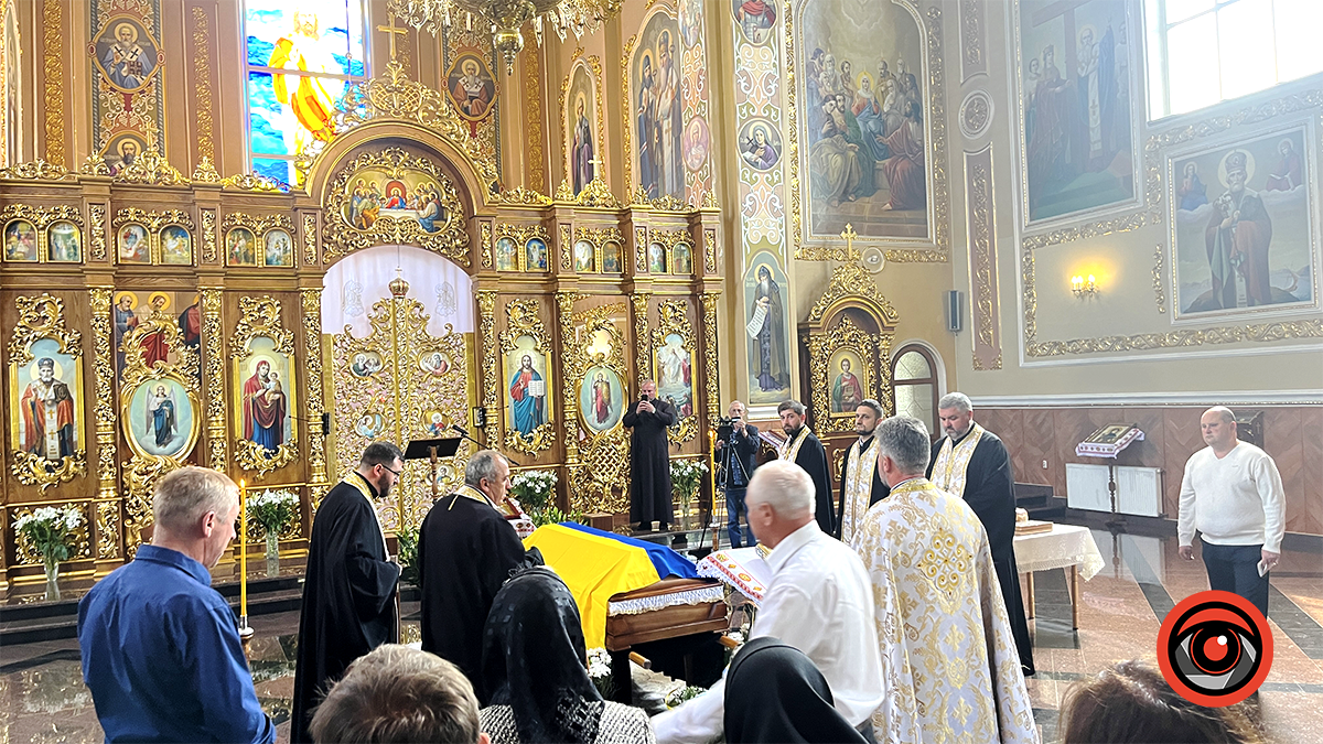 У Коломиї пройшла церемонія перепоховання загиблого воїна Віталія Кулінича 5