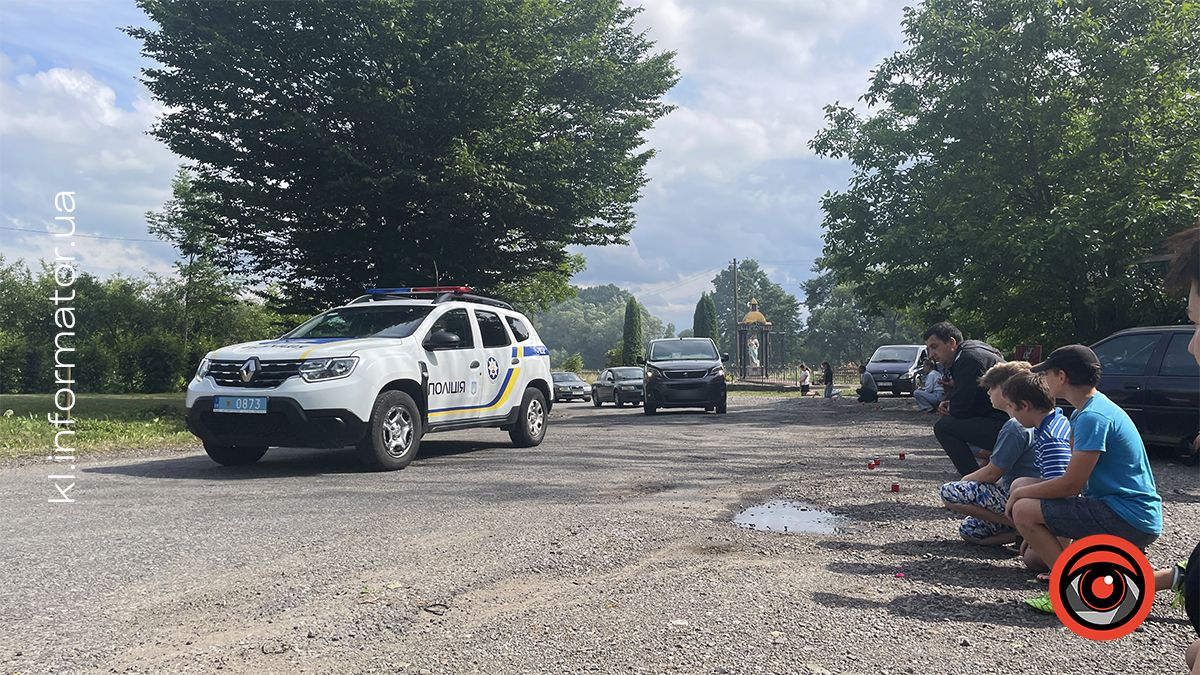 З квітами та навколішки на Коломийщині зустрічали загиблих захисників Василя Макарчука, Андрія Карпенюка та Віталія Черкаса 24