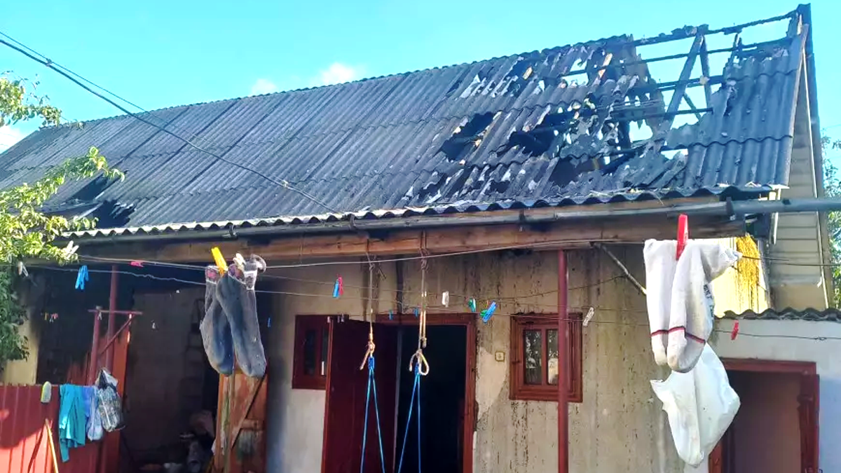 На Надвірнянщині палала господарська будівля