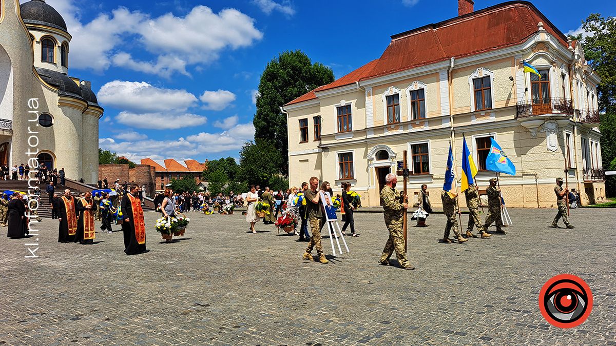 Дві юні донечки-красуні залишились без батька... Історія загиблого воїна Василя Макарчука 8