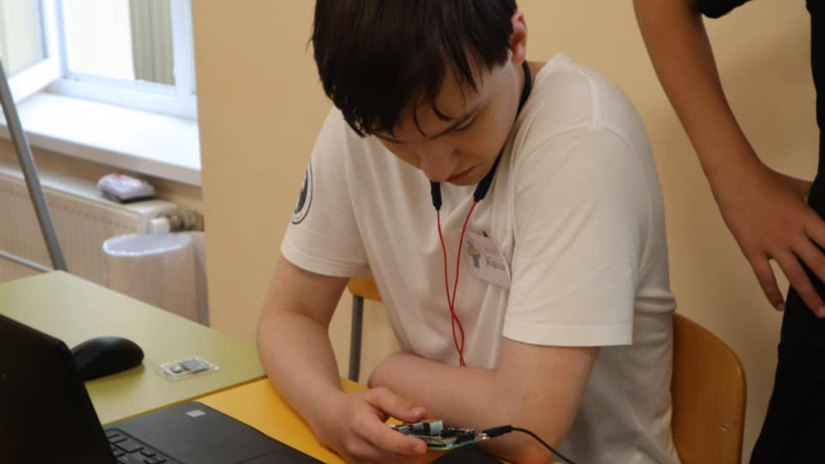 У Коломийському ліцеї №9 триває навчання з робототехніки 2