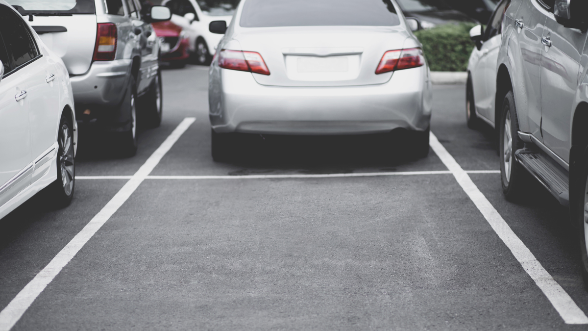 На Прикарпатті судили чоловіка, який орендував автівку й перепродав її