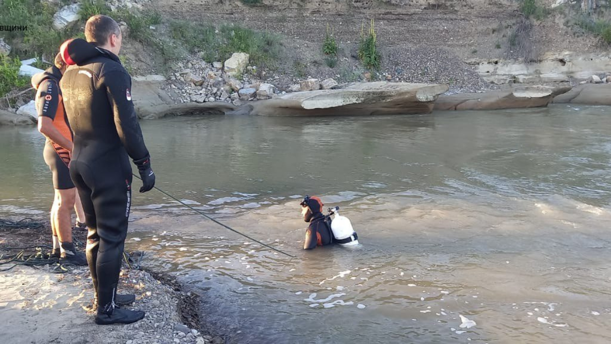 Понад добу рятувальники розшукують неповнолітнього на річці Черемош