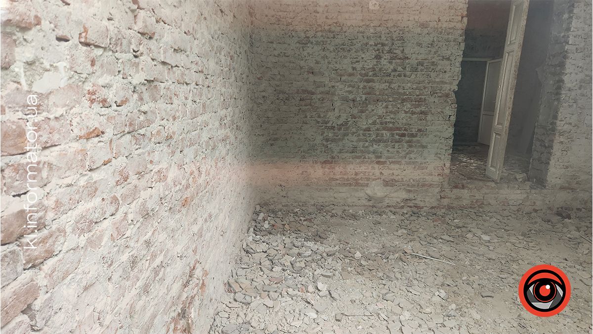 Зараз у приміщеннях на І поверсі в будинку на вул. Франка, 20 триває ремонт