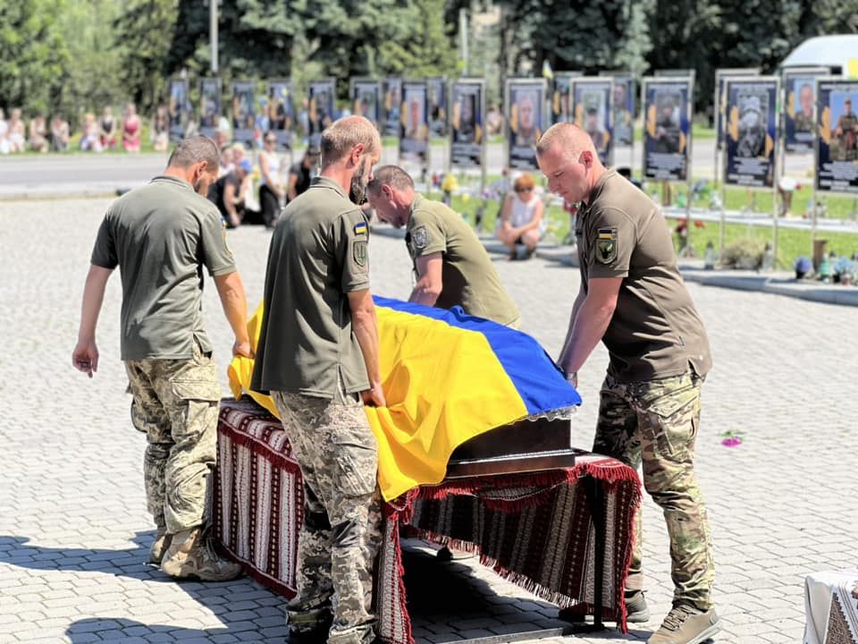 Отинійська громада попрощається із Героєм Андрієм Зайцевим 4