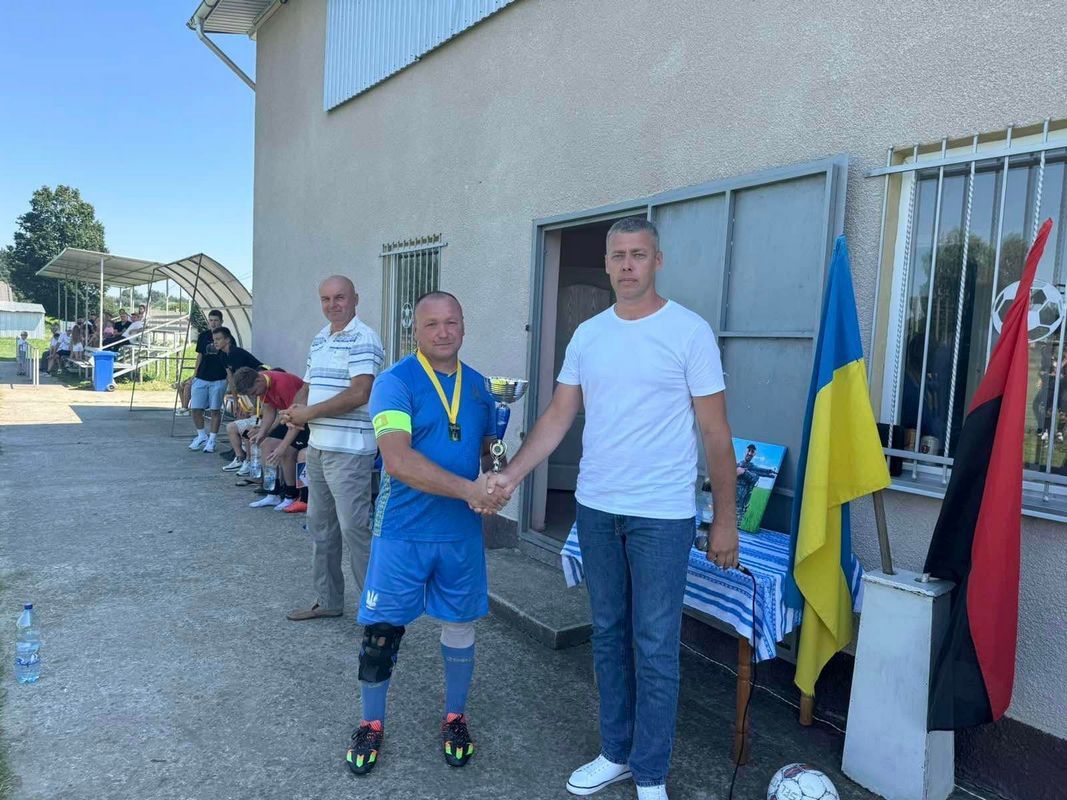 В Отинійській громаді провели футбольний матч памʼяті Героя-земляка Петра Соботника 3