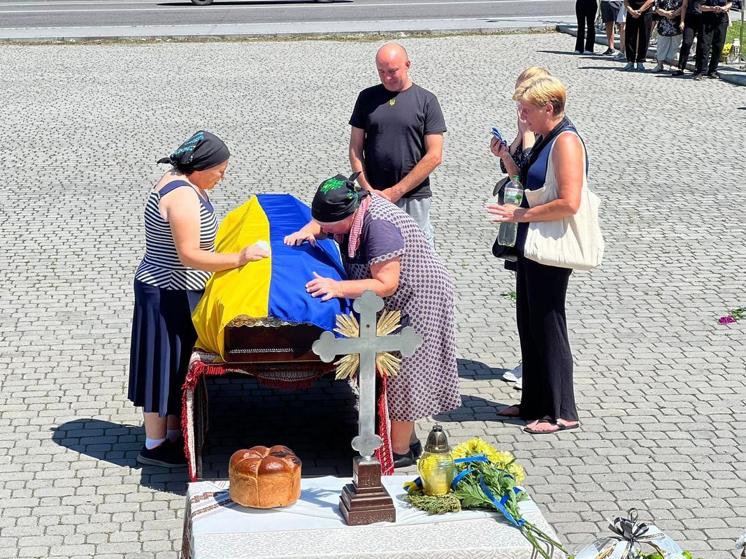 Отинійська громада попрощається із Героєм Андрієм Зайцевим 3