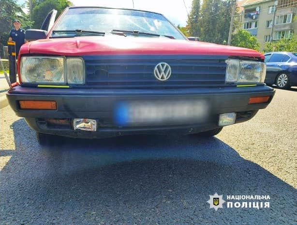 У Яремче на пішохідному переході водій на авто збив двох дітей 1