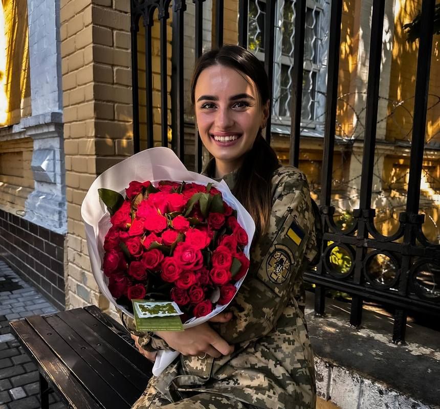 Бойовій медикині з Верховинщини Президент вручив орден “За мужність” 1