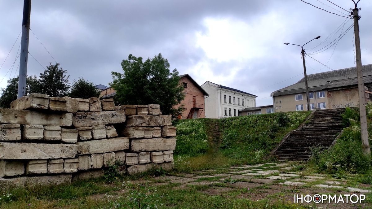 Наразі ні тиру, ні укриття: ситуація у ліцею №1 Коломиї 5