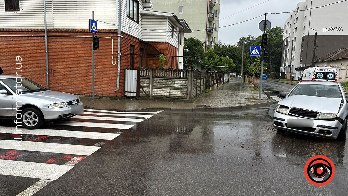На перехресті в Коломиї зіткнулись автівки