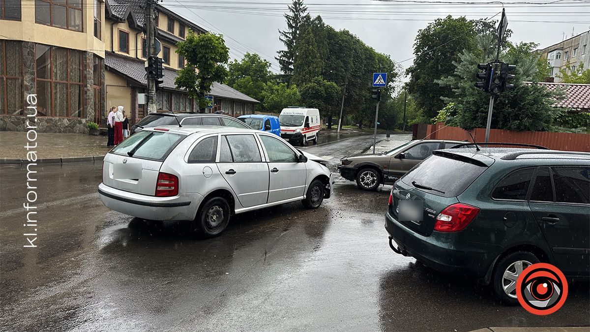 На перехресті в Коломиї зіткнулись автівки 2