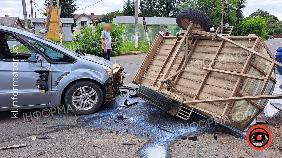 На перехресті вулиць Старицького-Січинського у Коломиї вкотре зіткнулися автівки 7