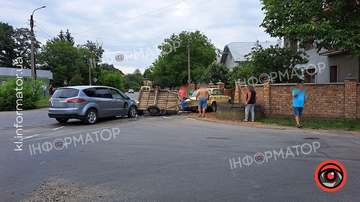 На перехресті вулиць Старицького-Січинського у Коломиї вкотре зіткнулися автівки 1