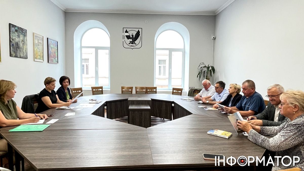 На премію ім. Тараса Мельничука подалось двоє поетів, але винагорода піде на інші потреби 4