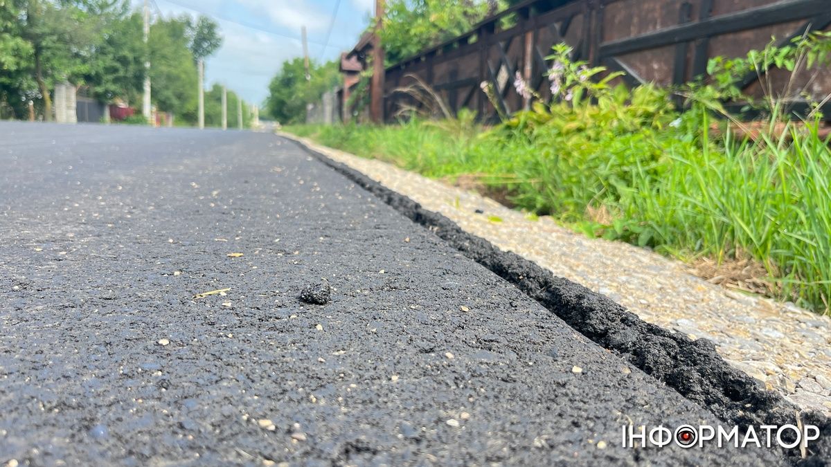 Ходити по "обочині" пропонує головний комунальник Коломиї: капремонт вул. Едельвейсів не враховує безпеку пішоходів 2