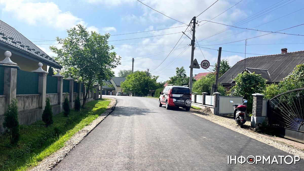 Ходити по "обочині" пропонує головний комунальник Коломиї: капремонт вул. Едельвейсів не враховує безпеку пішоходів 3