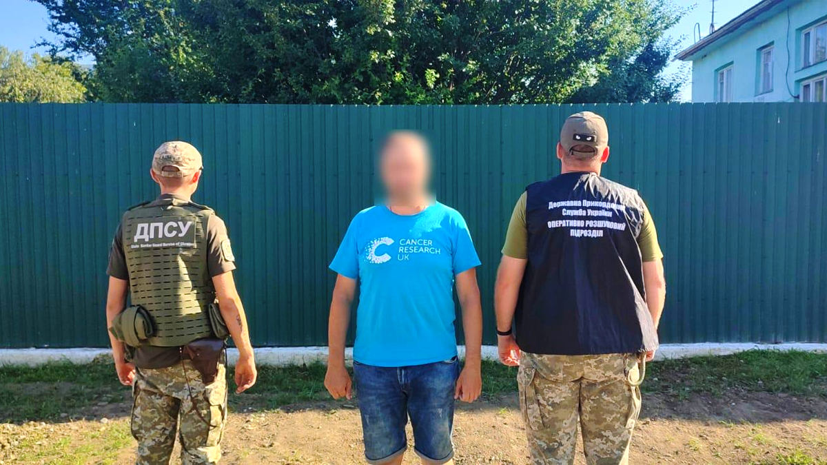 Протягом минулої доби троє прикарпатців намагалися переплисти Тису 1