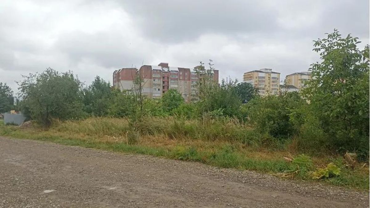 Міська рада продає землю у мікрорайоні Мазепи. Стартова ціна - 225 грн/м² 2