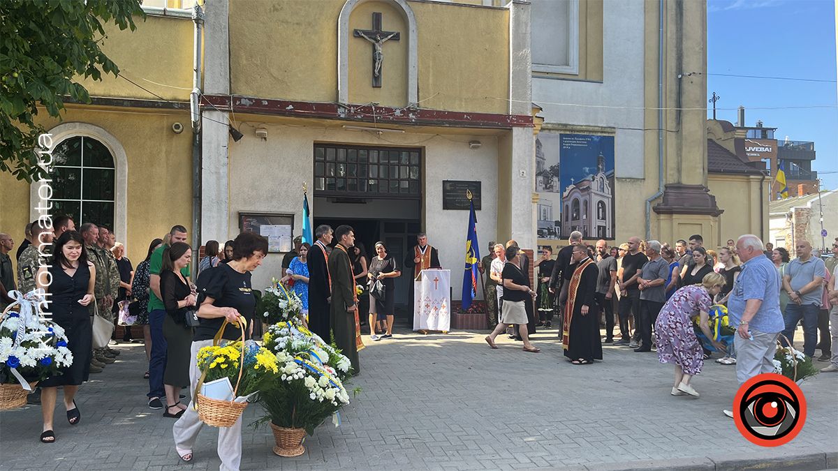 Назавжди 24... У Коломиї в останню путь провели молодого захисника Віталія Мельника 3