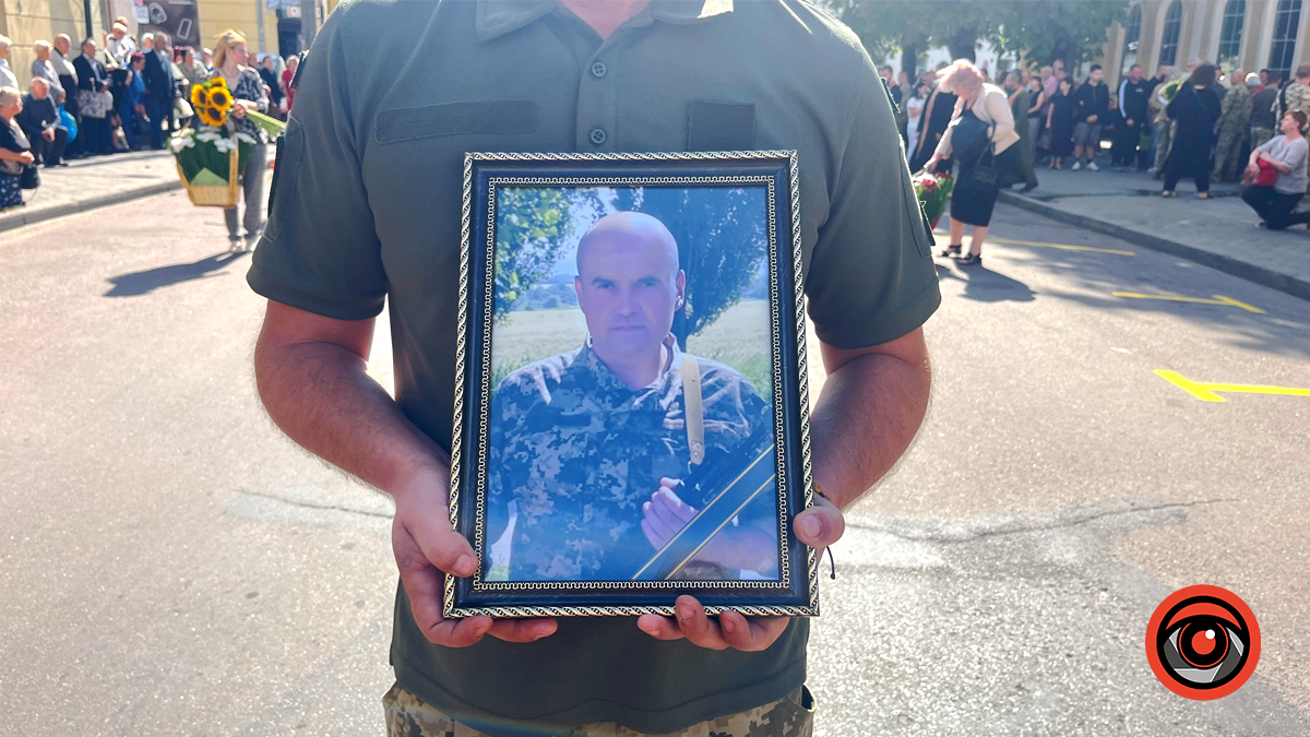 У Коломиї в останню путь провели захисника Павла Зозулю 2