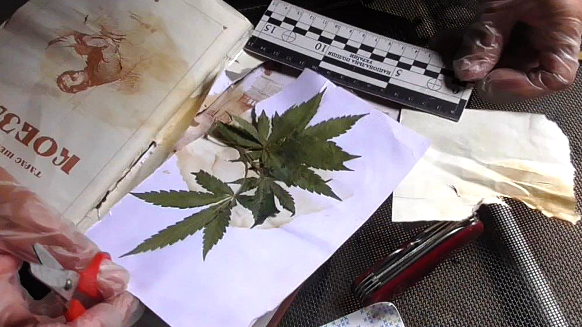 У Коломиї поліція виявила у чоловіка наркотики 1